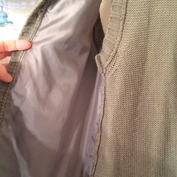 EUC Xhilaration faux fur vest, gray color, women size - Picture 8 of 14